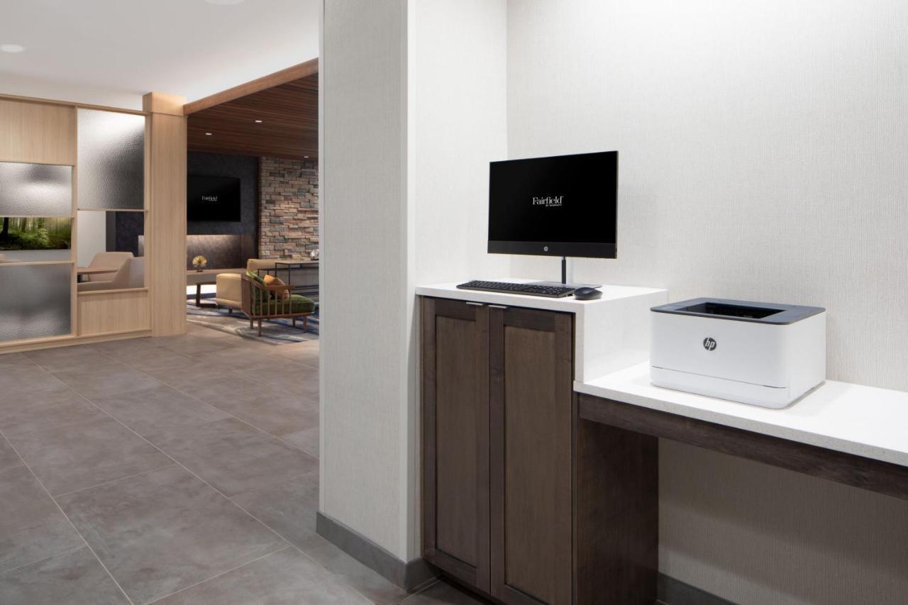 Fairfield By Marriott & Greensboro East Hotel Whitsett
